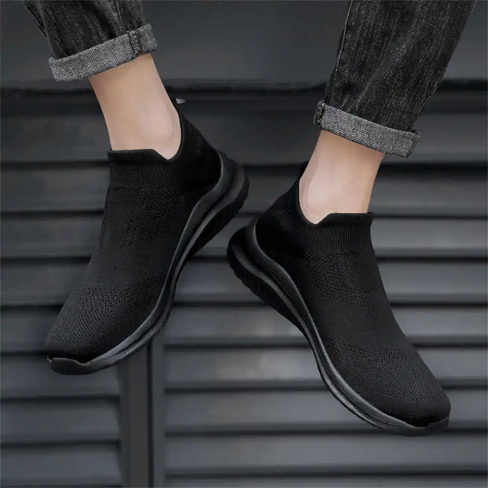 Tech Office Names - Sepatu olahraga pria, krem lembut baru